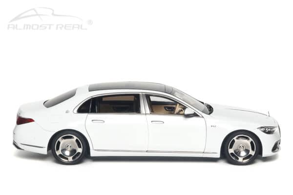 1:18 Mercedes Maybach S-Class 2021 Diamond White - Limited Edition Diecast Model - Almost Real