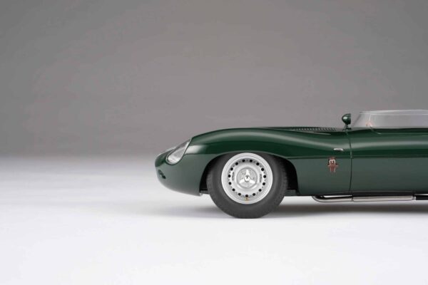 Amalgam - 1:18 Jaguar D-Type 1956 12h Reims Winner D.Hamilton, I.Bueb - Resin Model 31 Amalgam - 1:18 Jaguar D-Type 1956 12h Reims Winner D.Hamilton, I.Bueb - Resin Model