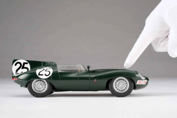 Amalgam - 1:18 Jaguar D-Type 1956 12h Reims Winner D.Hamilton, I.Bueb - Resin Model 19 Amalgam - 1:18 Jaguar D-Type 1956 12h Reims Winner D.Hamilton, I.Bueb - Resin Model