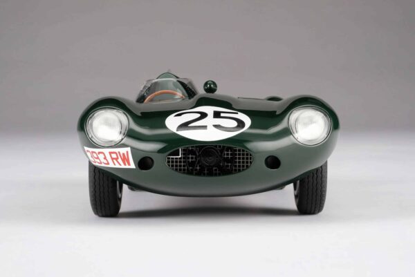 Amalgam - 1:18 Jaguar D-Type 1956 12h Reims Winner D.Hamilton, I.Bueb - Resin Model 24 Amalgam - 1:18 Jaguar D-Type 1956 12h Reims Winner D.Hamilton, I.Bueb - Resin Model