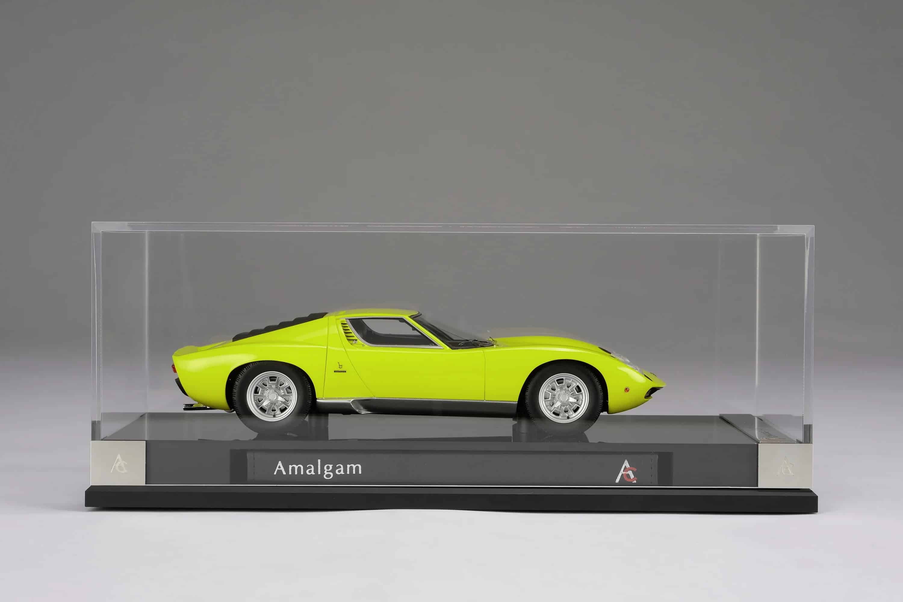 Amalgam 1:18 Lamborghini Miura P400 SV (1971) Green - Resin Model