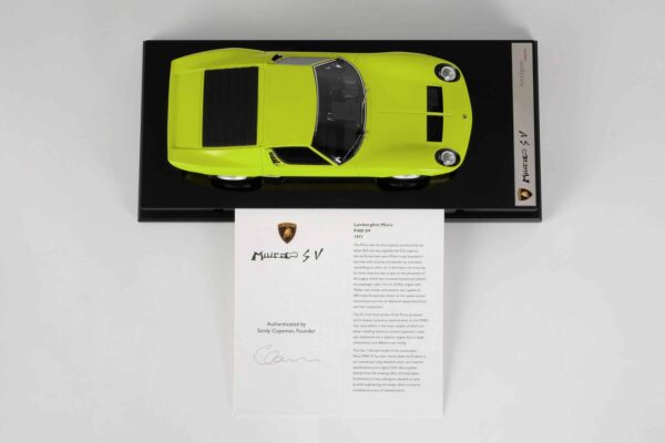 Amalgam 1:18 Lamborghini Miura P400 SV (1971) Green - Resin Model 17 Amalgam 1:18 Lamborghini Miura P400 SV (1971) Green - Resin Model