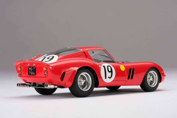 Amalgam - 1:18 Ferrari 250 GTO 3705GT No.19 1962 24h Le Mans Class Winner - Noblet, Guichet - Resin Model 25 Amalgam - 1:18 Ferrari 250 GTO 3705GT No.19 1962 24h Le Mans Class Winner - Noblet, Guichet - Resin Model
