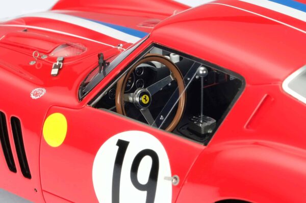 Amalgam - 1:18 Ferrari 250 GTO 3705GT No.19 1962 24h Le Mans Class Winner - Noblet, Guichet - Resin Model 29 Amalgam - 1:18 Ferrari 250 GTO 3705GT No.19 1962 24h Le Mans Class Winner - Noblet, Guichet - Resin Model
