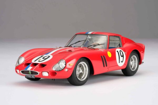 Amalgam - 1:18 Ferrari 250 GTO 3705GT No.19 1962 24h Le Mans Class Winner - Noblet, Guichet - Resin Model 23 Amalgam - 1:18 Ferrari 250 GTO 3705GT No.19 1962 24h Le Mans Class Winner - Noblet, Guichet - Resin Model