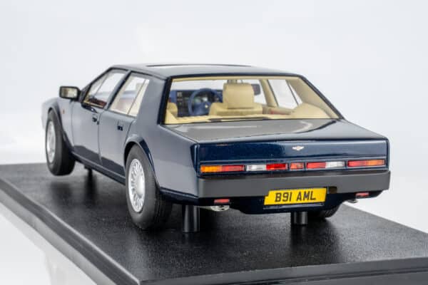 Cult Scale - 1:18 Aston Martin Lagonda Series IV Royal Blue 1988-90 - Limited Edition Resin Model 12 Cult Scale - 1:18 Aston Martin Lagonda Series IV Royal Blue 1988-90 - Limited Edition Resin Model