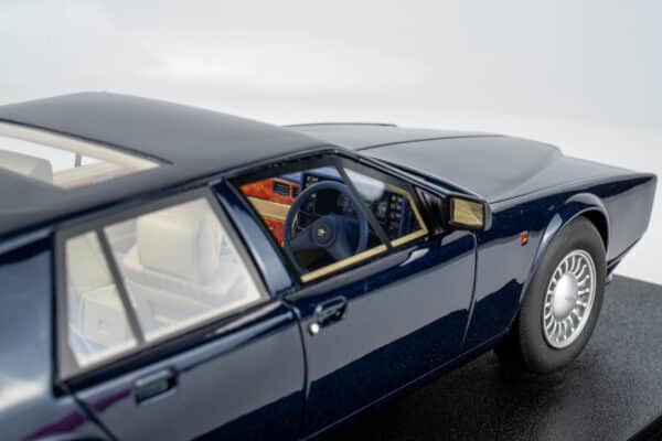 Cult Scale - 1:18 Aston Martin Lagonda Series IV Royal Blue 1988-90 - Limited Edition Resin Model 10 Cult Scale - 1:18 Aston Martin Lagonda Series IV Royal Blue 1988-90 - Limited Edition Resin Model