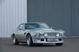 Stirling Scale - 1:18 Aston Martin V8 Vantage 1985 (X-Pack) Birch Silver Metallic