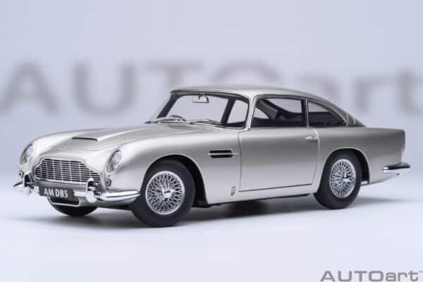 AUTOart 1:18 Aston Martin DB5 1964 Silver (70287) Composite Model 40 AUTOart 1:18 Aston Martin DB5 1964 Silver (70287) Composite Model
