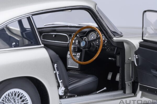 AUTOart 1:18 Aston Martin DB5 1964 Silver (70287) Composite Model 26 AUTOart 1:18 Aston Martin DB5 1964 Silver (70287) Composite Model
