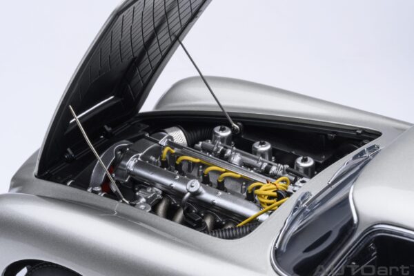 AUTOart 1:18 Aston Martin DB5 1964 Silver (70287) Composite Model 27 AUTOart 1:18 Aston Martin DB5 1964 Silver (70287) Composite Model