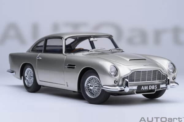 AUTOart 1:18 Aston Martin DB5 1964 Silver (70287) Composite Model 22 AUTOart 1:18 Aston Martin DB5 1964 Silver (70287) Composite Model