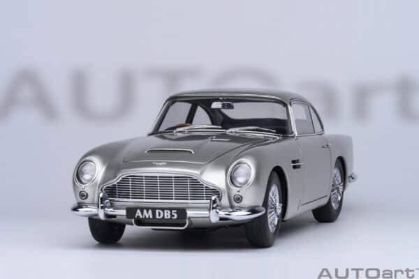 AUTOart 1:18 Aston Martin DB5 1964 Silver (70287) Composite Model 38 AUTOart 1:18 Aston Martin DB5 1964 Silver (70287) Composite Model