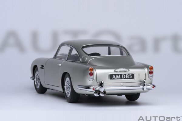 AUTOart 1:18 Aston Martin DB5 1964 Silver (70287) Composite Model 39 AUTOart 1:18 Aston Martin DB5 1964 Silver (70287) Composite Model