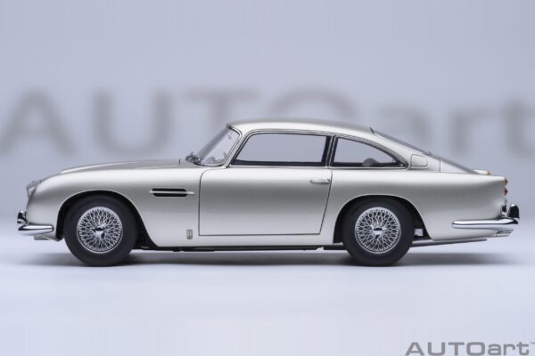AUTOart 1:18 Aston Martin DB5 1964 Silver (70287) Composite Model 37 AUTOart 1:18 Aston Martin DB5 1964 Silver (70287) Composite Model