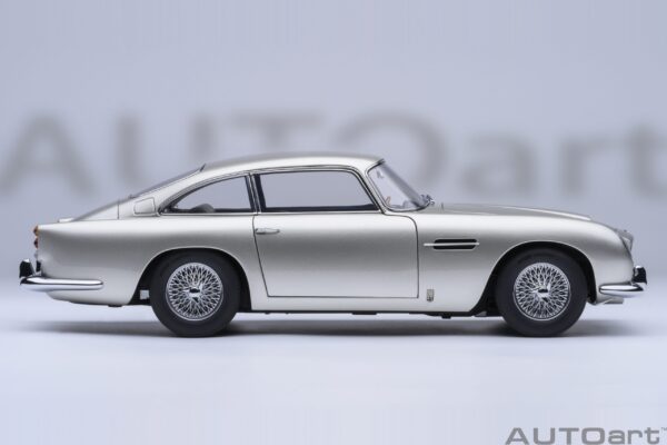 AUTOart 1:18 Aston Martin DB5 1964 Silver (70287) Composite Model 36 AUTOart 1:18 Aston Martin DB5 1964 Silver (70287) Composite Model