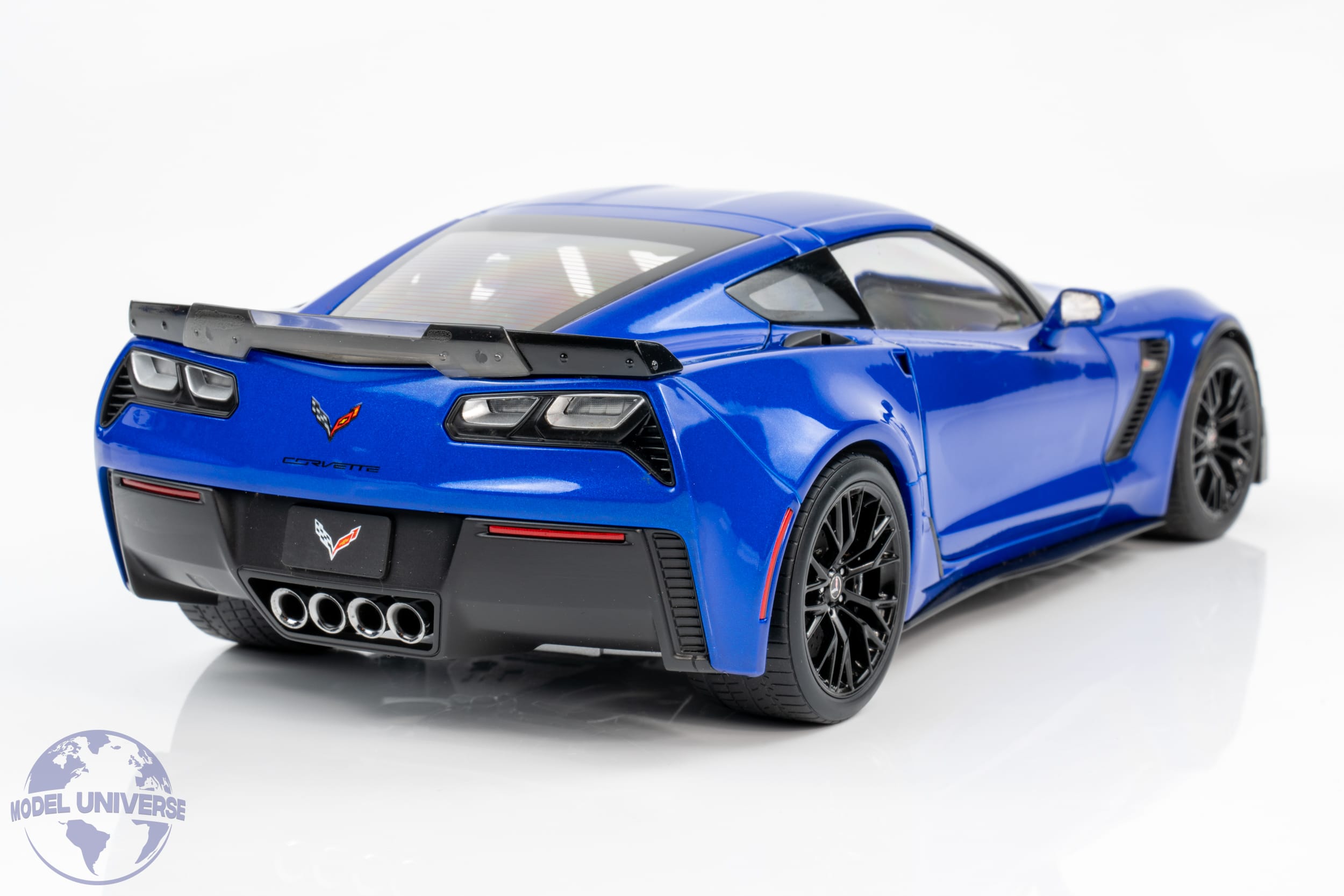 AUTOart 1:18 Chevrolet Corvette C7 Z06 Laguna Blue 2014 (71265) Composite Model 12 AUTOart - 1:18 Chevrolet Corvette C7 Z06 Laguna Blue 2014 - Composite Model