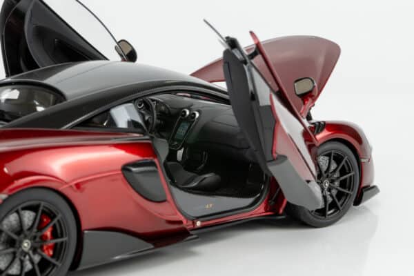 AUTOart 1:18 McLaren 600LT 2019 Volcano Red (76085) Composite Model 26 AUTOart 1:18 McLaren 600LT 2019 Volcano Red (76085) Composite Model