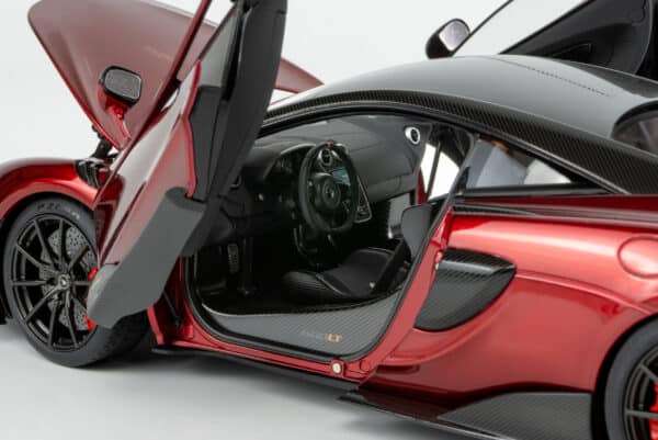 AUTOart 1:18 McLaren 600LT 2019 Volcano Red (76085) Composite Model 27 AUTOart 1:18 McLaren 600LT 2019 Volcano Red (76085) Composite Model