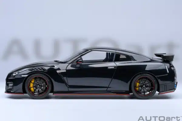 自動車 1/18 AUTOart NISSAN GT-R (R35) nismo SE AUTOart 1/18 Nissan GT-R R35 Nismo Special Edition Vibrant