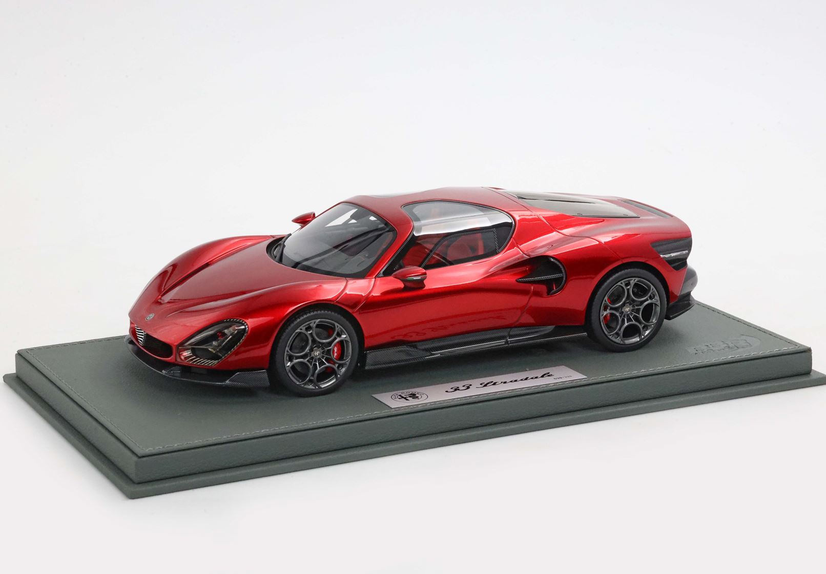 BBR 1:18 Alfa Romeo 33 Stradale 2023 Rosso Villa d'Este Red (P18264A) Limited Edition Resin Model 2 BBR 1:18 Alfa Romeo 33 Stradale 2023 Rosso Villa d'Este Red (P18264A) Limited Edition Resin Model - Image 2