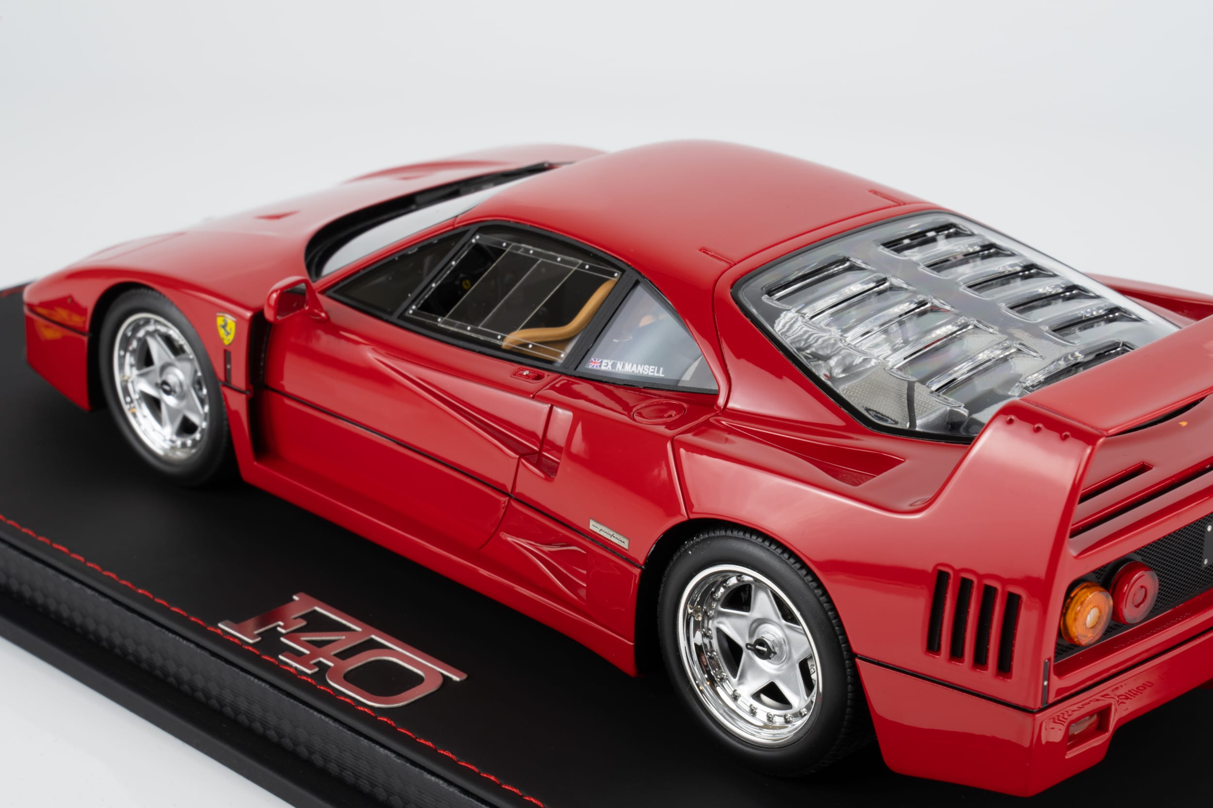 BBR 1:18 Ferrari F40 1987 Rosso Corsa Ex Nigel Mansell (P18168NM) Limited Edition Resin Model (With Showcase) 6 BBR 1:18 Ferrari F40 1987 Rosso Corsa Ex Nigel Mansell (P18168NM) Limited Edition Resin Model (With Showcase) - Image 6
