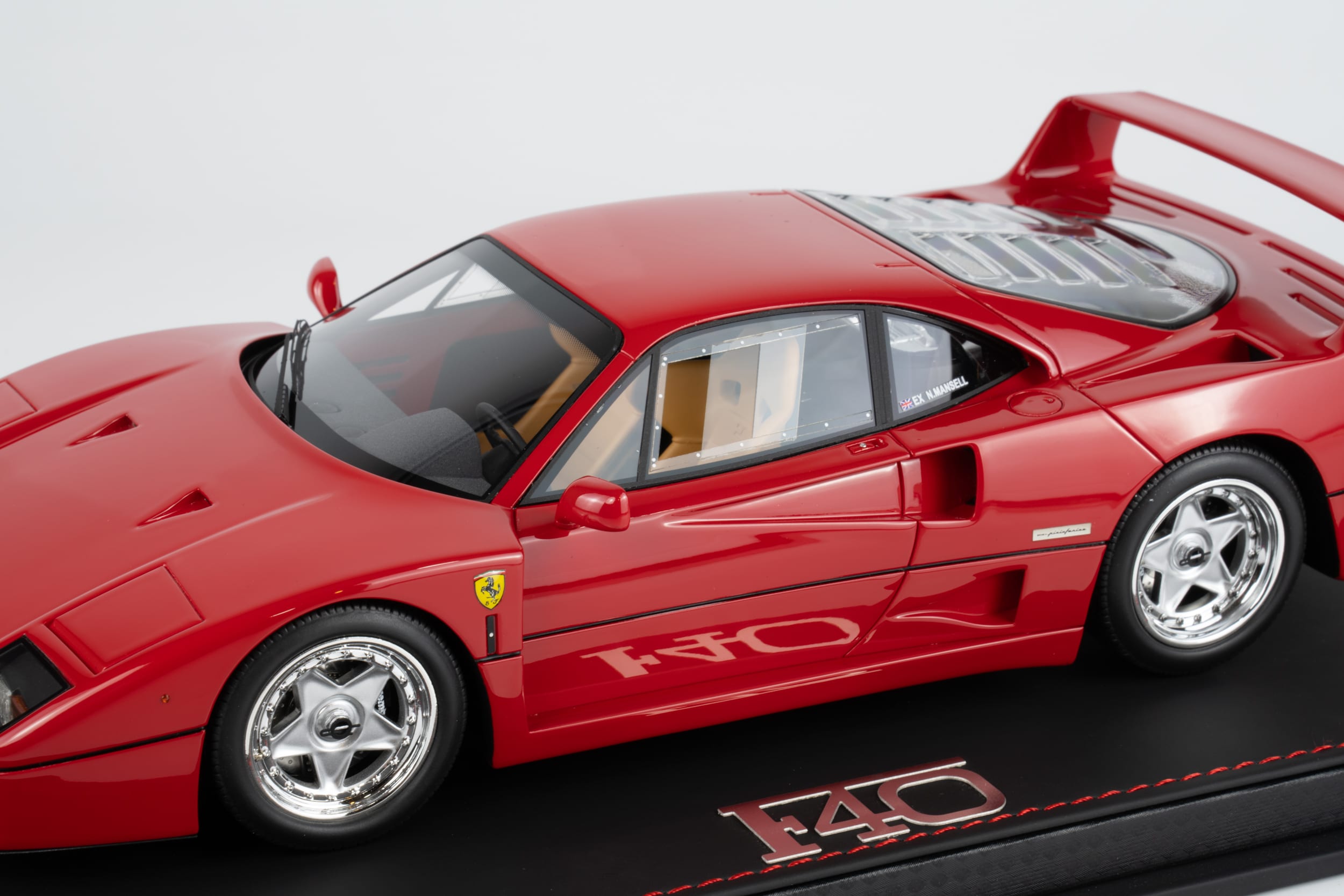 BBR 1:18 Ferrari F40 1987 Rosso Corsa Ex Nigel Mansell (P18168NM) Limited Edition Resin Model (With Showcase) 8 BBR 1:18 Ferrari F40 1987 Rosso Corsa Ex Nigel Mansell (P18168NM) Limited Edition Resin Model (With Showcase) - Image 8
