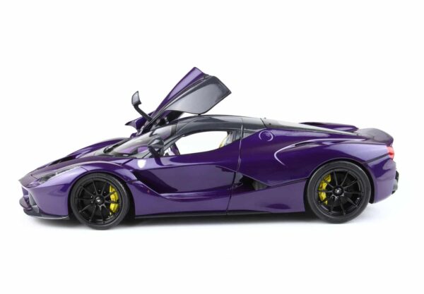 BBR - 1:18 Ferrari LaFerrari 2012 Violet Purple - Limited Edition Diecast Model with Showcase 15 BBR - 1:18 Ferrari LaFerrari 2012 Violet Purple - Limited Edition Diecast Model with Showcase