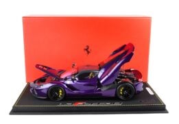 BBR Ferrari LaFerrari BBR182237DIE Purple9.JPG