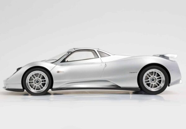 BBR - 1:18 Pagani Zonda C12 001 1999 20th Anniversary Silver - Limited Edition Resin Model with Showcase 19 BBR - 1:18 Pagani Zonda C12 001 1999 20th Anniversary Silver - Limited Edition Resin Model with Showcase