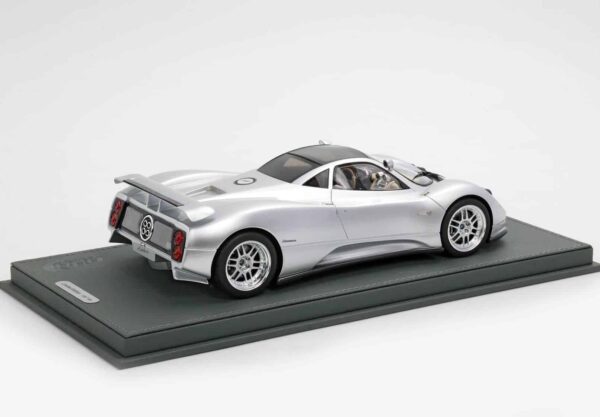 BBR - 1:18 Pagani Zonda C12 001 1999 20th Anniversary Silver - Limited Edition Resin Model with Showcase 12 BBR - 1:18 Pagani Zonda C12 001 1999 20th Anniversary Silver - Limited Edition Resin Model with Showcase