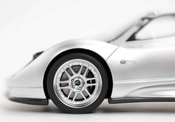 BBR - 1:18 Pagani Zonda C12 001 1999 20th Anniversary Silver - Limited Edition Resin Model with Showcase 18 BBR - 1:18 Pagani Zonda C12 001 1999 20th Anniversary Silver - Limited Edition Resin Model with Showcase