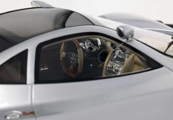 BBR - 1:18 Pagani Zonda C12 001 1999 20th Anniversary Silver - Limited Edition Resin Model with Showcase 14 BBR - 1:18 Pagani Zonda C12 001 1999 20th Anniversary Silver - Limited Edition Resin Model with Showcase