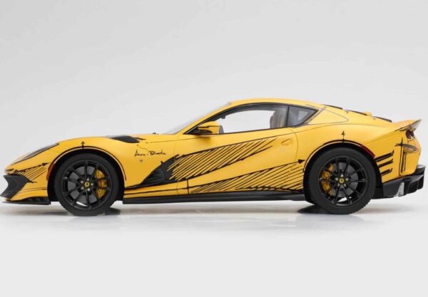 BBR - 1:18 Ferrari 812 Competizione Tristrato Giallo Yellow Tailor Made - Limited Edition Special Carbon Box with Showcase 19 BBR - 1:18 Ferrari 812 Competizione Tristrato Giallo Yellow Tailor Made - Limited Edition Special Carbon Box with Showcase