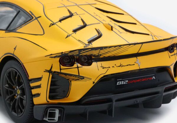 BBR - 1:18 Ferrari 812 Competizione Tristrato Giallo Yellow Tailor Made - Limited Edition Special Carbon Box with Showcase 15 BBR - 1:18 Ferrari 812 Competizione Tristrato Giallo Yellow Tailor Made - Limited Edition Special Carbon Box with Showcase