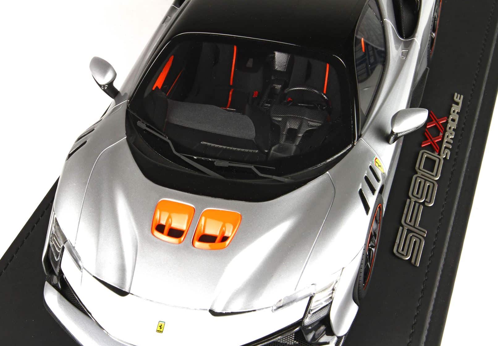 BBR - 1:18 Ferrari SF90 XX Stradale Bianco Artico and Flash Orange - Limited Edition Resin Model 8 BBR P18237A Ferrari SF90XX Bianco 3.JPG