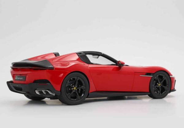 BBR - 1:18 Ferrari 12Cilindri Spider Red Corsa - Limited Edition Resin Model with Showcase 14 BBR P18251A Ferrari 12Cilindri Red 3.JPG