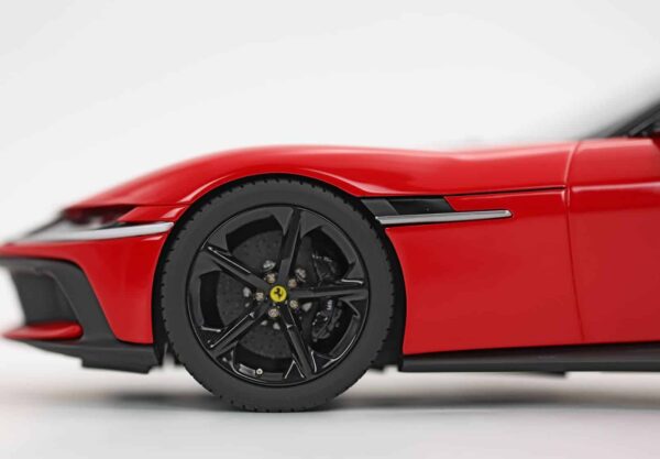 BBR - 1:18 Ferrari 12Cilindri Spider Red Corsa - Limited Edition Resin Model with Showcase 19 BBR P18251A Ferrari 12Cilindri Red 8.JPG