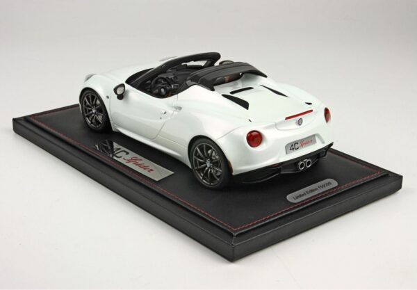 BBR P1881 Alfa Romeo 4C White Resin Model 2014 1:18 scale