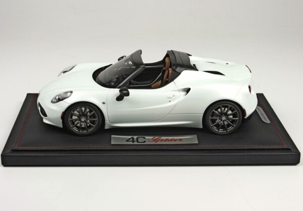 BBR P1881 Alfa Romeo 4C White Resin Model 2014 1:18 scale