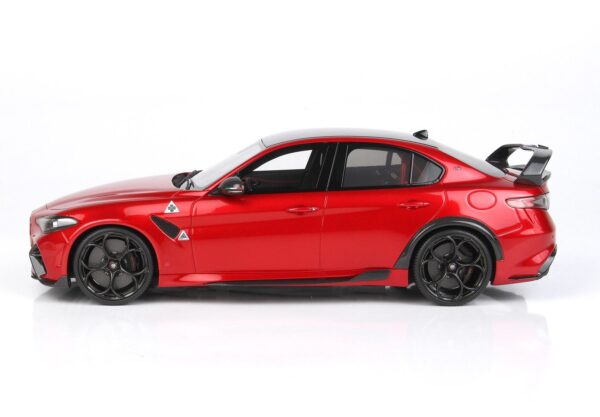 BBR BBRC1852-21B Alfa Romeo Guila GTAM Rosso GTA 2020 Resin Model 1:18