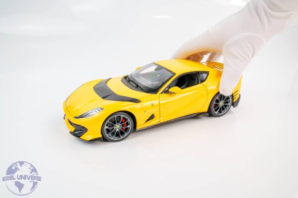 Bburago - 1:18 Ferrari 812 Competizione Modena Yellow 2021 - Diecast Model 16 Bburago - 1:18 Ferrari 812 Competizione Modena Yellow 2021 - Diecast Model