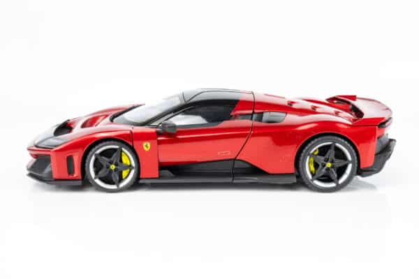 Bburago - 1:18 Ferrari F80 2024 Red Metallic Signature Edition - Diecast Model 29 Bburago - 1:18 Ferrari F80 2024 Red Metallic Signature Edition - Diecast Model