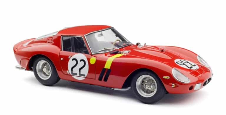Modèle Ferrari 250 GTO #11 Surtees/Parkes – Échelle 1/18