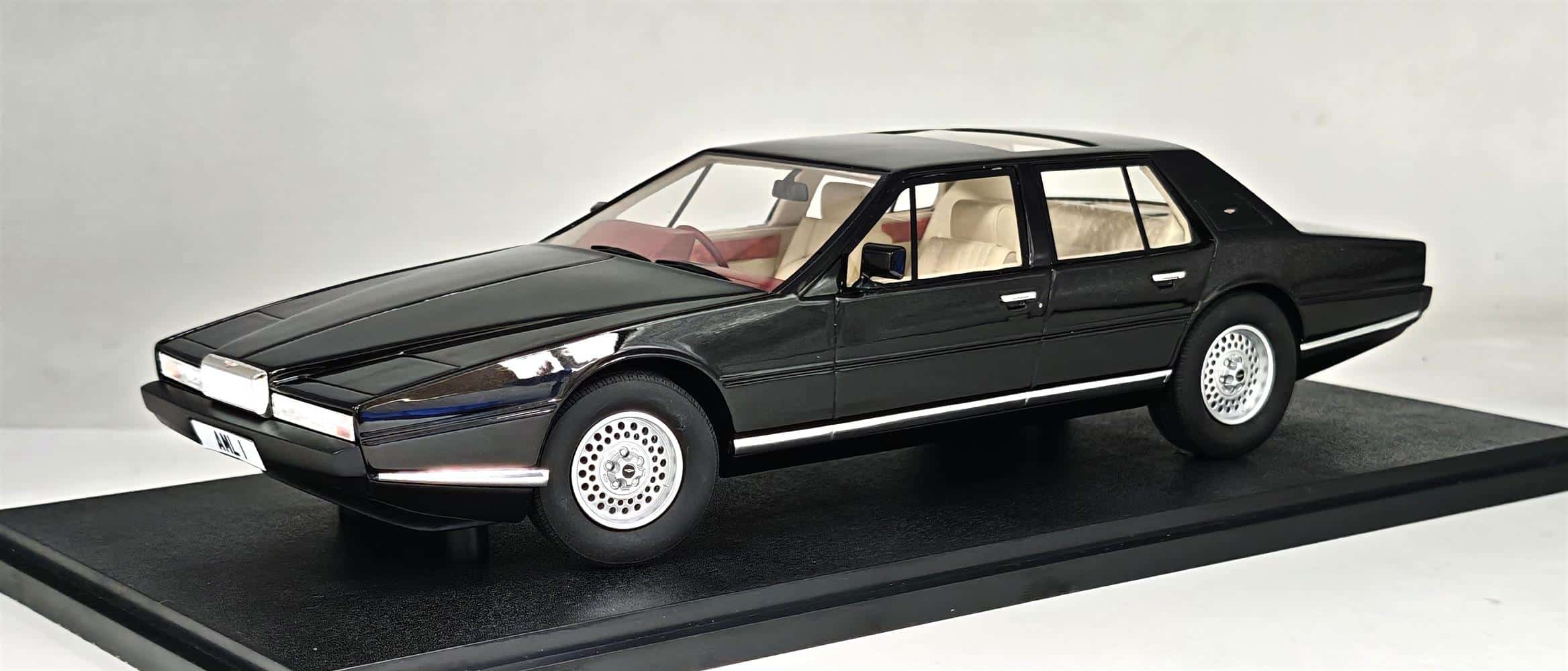 Cult Scale - 1:18 Aston Martin Lagonda Black 1985 - Limited Edition Resin Model