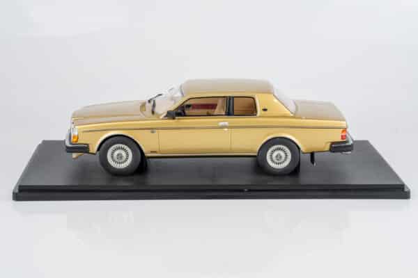 Cult Scale 1:18 Volvo 262C Bertone 1981 Gold (CML022-3) Limited Edition Resin Model 11 Cult Scale 1:18 Volvo 262C Bertone 1981 Gold (CML022-3) Limited Edition Resin Model