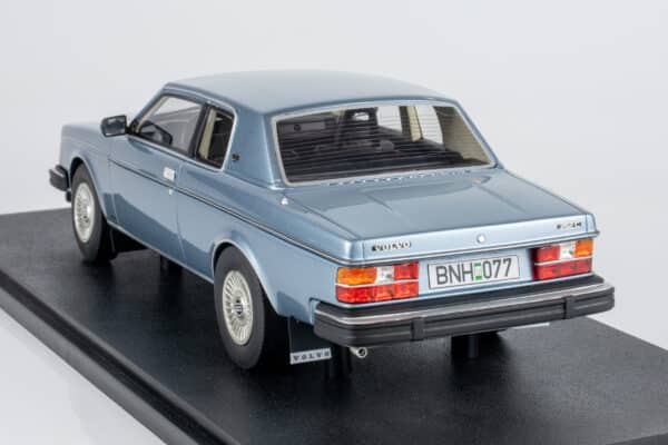 Cult Scale 1:18 Volvo 262C Bertone 1981 Metallic Blue (CML022-4) Limited Edition Resin Model 8 Cult Scale 1:18 Volvo 262C Bertone 1981 Metallic Blue (CML022-4) Limited Edition Resin Model