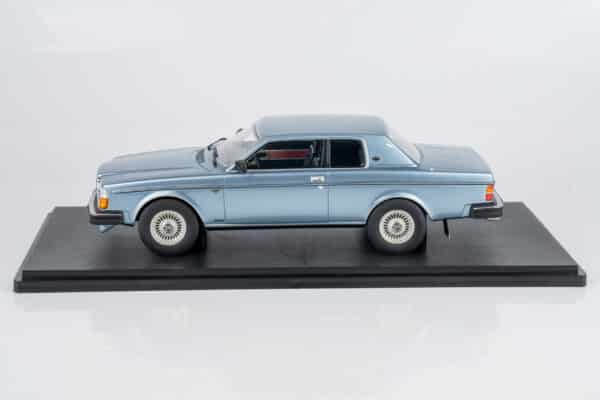 Cult Scale 1:18 Volvo 262C Bertone 1981 Metallic Blue (CML022-4) Limited Edition Resin Model 9 Cult Scale 1:18 Volvo 262C Bertone 1981 Metallic Blue (CML022-4) Limited Edition Resin Model