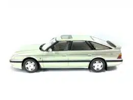 Cult Scale - 1:18 Rover 827 Vitesse Pulsar Silver 1988-1989 - Limited Edition Resin Model