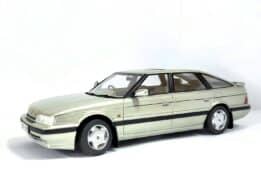 Cult Scale - 1:18 Rover 827 Vitesse Pulsar Silver 1988-1989 - Limited Edition Resin Model